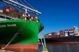 ploia container ships